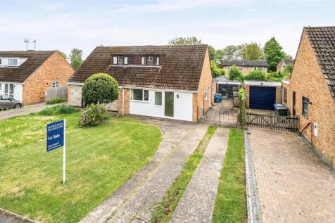 10 Windmill Way, Greens Norton (e) cr.jpg