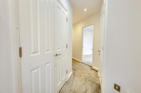 8.HALLWAY.jpg