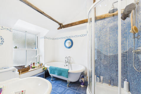 CAM05627G0-PR0022-STILL023