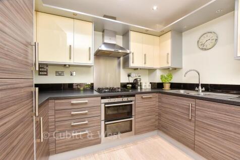 Kitchen / Lounge / Dining Area