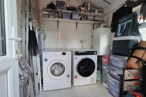 UTILITY/GARDEN STORE ROOM