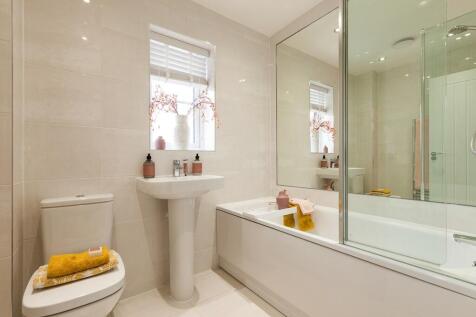 Family friendly bathroom - typical Taylor Wimpey home