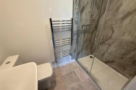 Oat House Ensuite.jpg