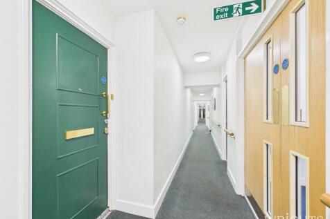 CAM05659G0-PR0100...