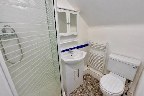 SHOWER ROOM.jpeg