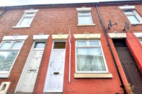 Three Bedroom Terraced House on Dorset Street