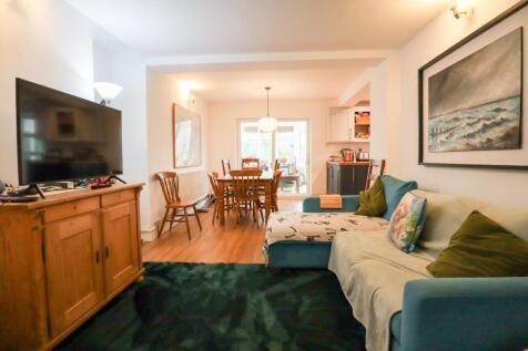 Lounge - Dining room.jpg