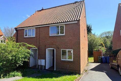 Scarborough, YO12 - property photo