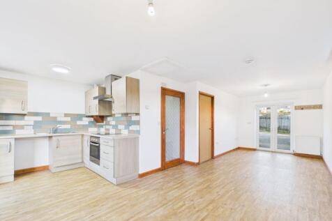 lounge/dining/kitchen area