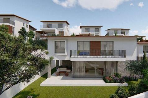 Villa with Garden