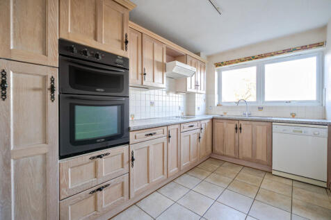 Weybridge, KT13 - property photo