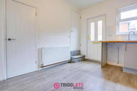Sheffield Road, Hoyland, Barnsley, South Yorkshire, S74 photo 5