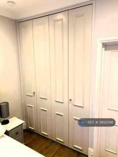 Master Bedroom (Walking Wardrobe)