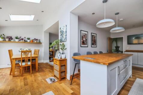 Fitted Kitchen
