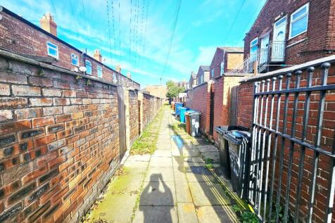 Gorton Road, Reddish, SK5 photo 4