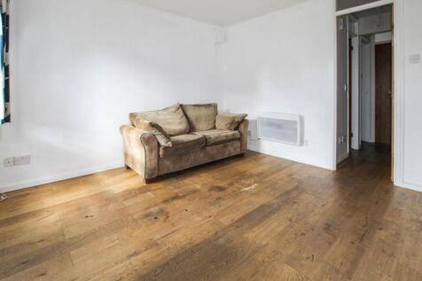 Abbotswood Way, Hayes, Middlesex photo 4