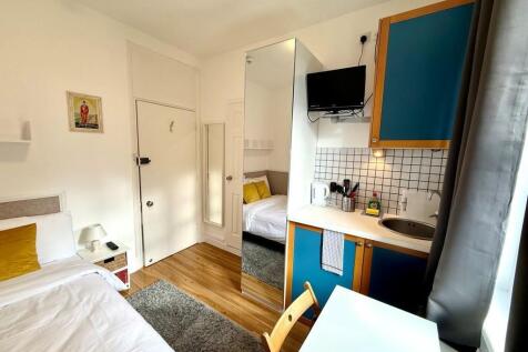 Studio flat on Fulham, London, W6, £1,516/mo