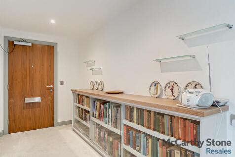 8639453-interior16-800.jpg