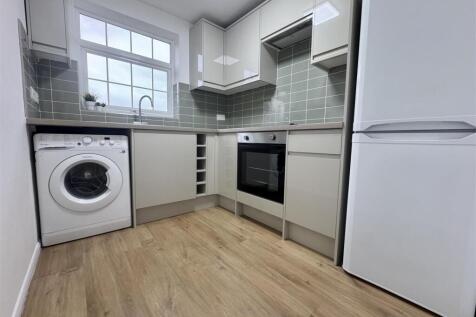 Anstey Lodge, Wellington Road, EN1 photo 2