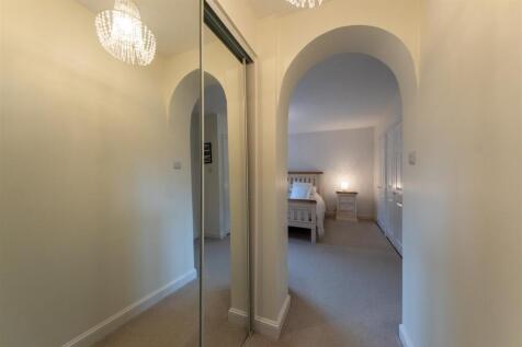 17 Woodham Close-033.jpg