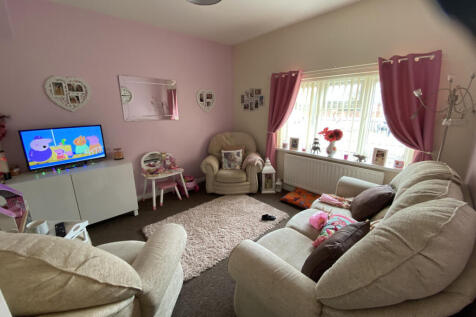 Two bed flat to rent