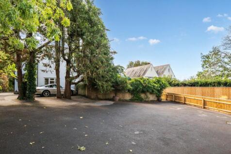 Driveway/Parking