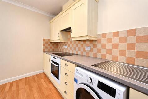 Alencon Link, Basingstoke, Hampshire, RG21 photo 3