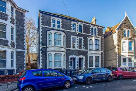 2-bed house on Richmond Crescent, Roath, £1,250/mo