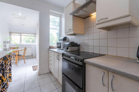 1 Northumberland Gardens, EDMONTON, N9 9LN-26