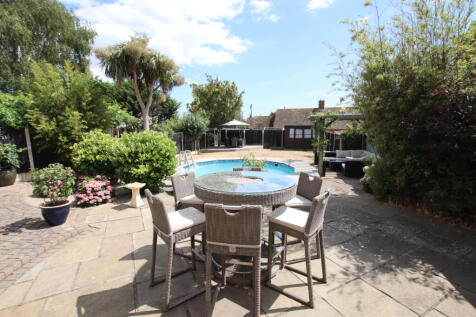 Clacton Road, St Osyth
