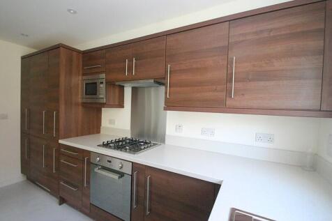2 bedroom End Terrace House in Caterham On The Hill photo 4