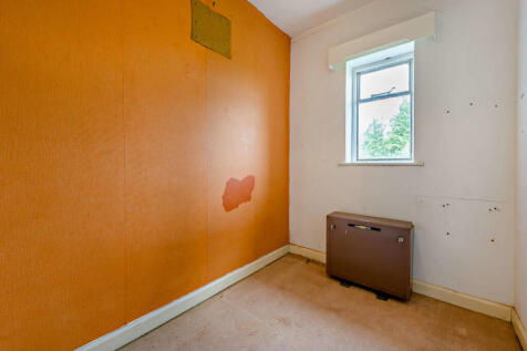 8700057-interior2...
