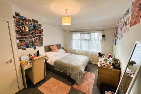 Rolleston Drive, Nottingham, Nottinghamshire, NG7 photo 3