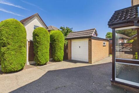 Driveway/Garage