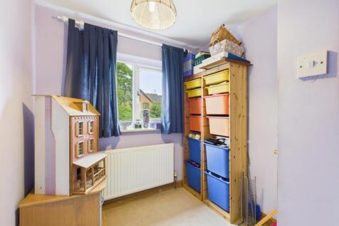 CAM03729G0-PR0110-STILL032