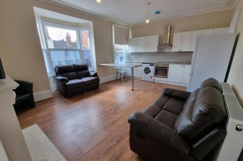 97 Clarendon Street, Leamington Spa, CV32 4PF photo 3