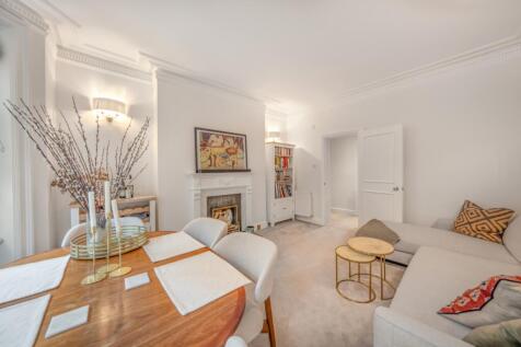 Bullingham Mansions, Pitt Street, London, W8 photo 2