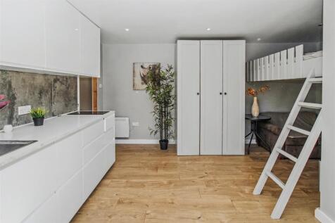 Summer House 2.jpg