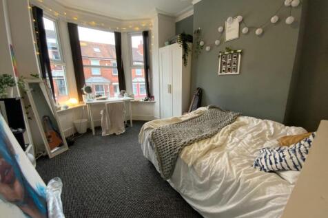 6 Bedroom terraced house (HMO)