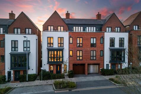 Earle Crescent