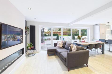Open Plan Kitchen/ Dining/ Family Area