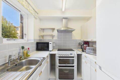 Millfield Court, Huntingdon photo 3