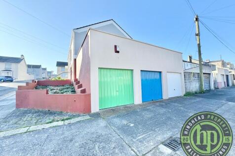 Garage Block Whit...