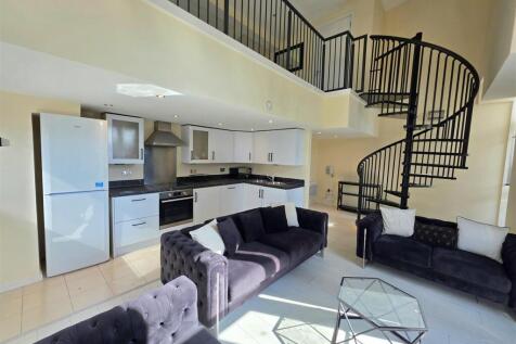 Lounge/Kitchen