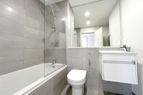 Bathroom.JPG
