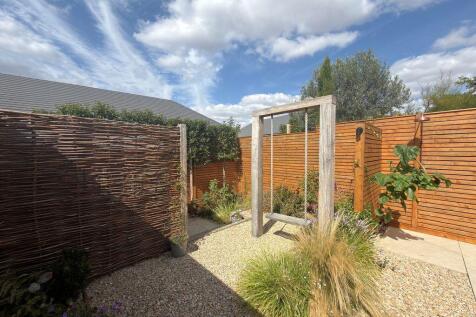 Garden With Swing