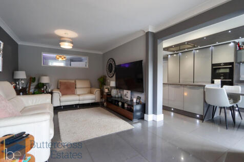 Open Plan Living Room and Kitchen