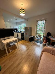 Ashleigh Drive, Loughborough photo 3