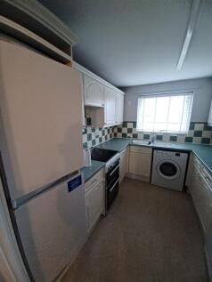Glencoe Gardens, Kippax, Leeds photo 5
