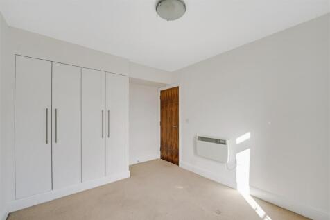 Walton Road, East Molesey, KT8 photo 4